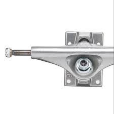 Yuto Liquid Chrome Truck