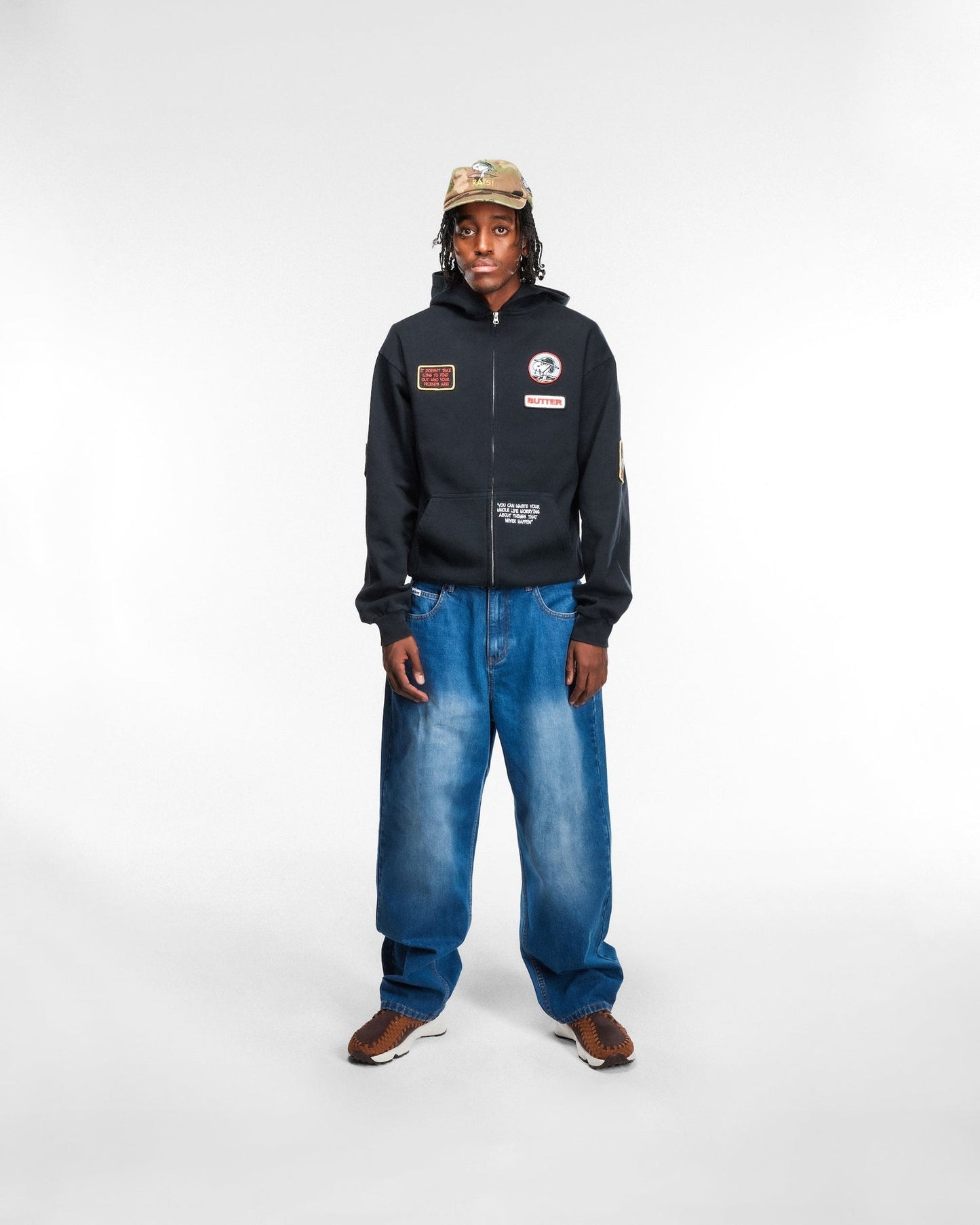 Spike Denim Jeans / Distressed Indigo