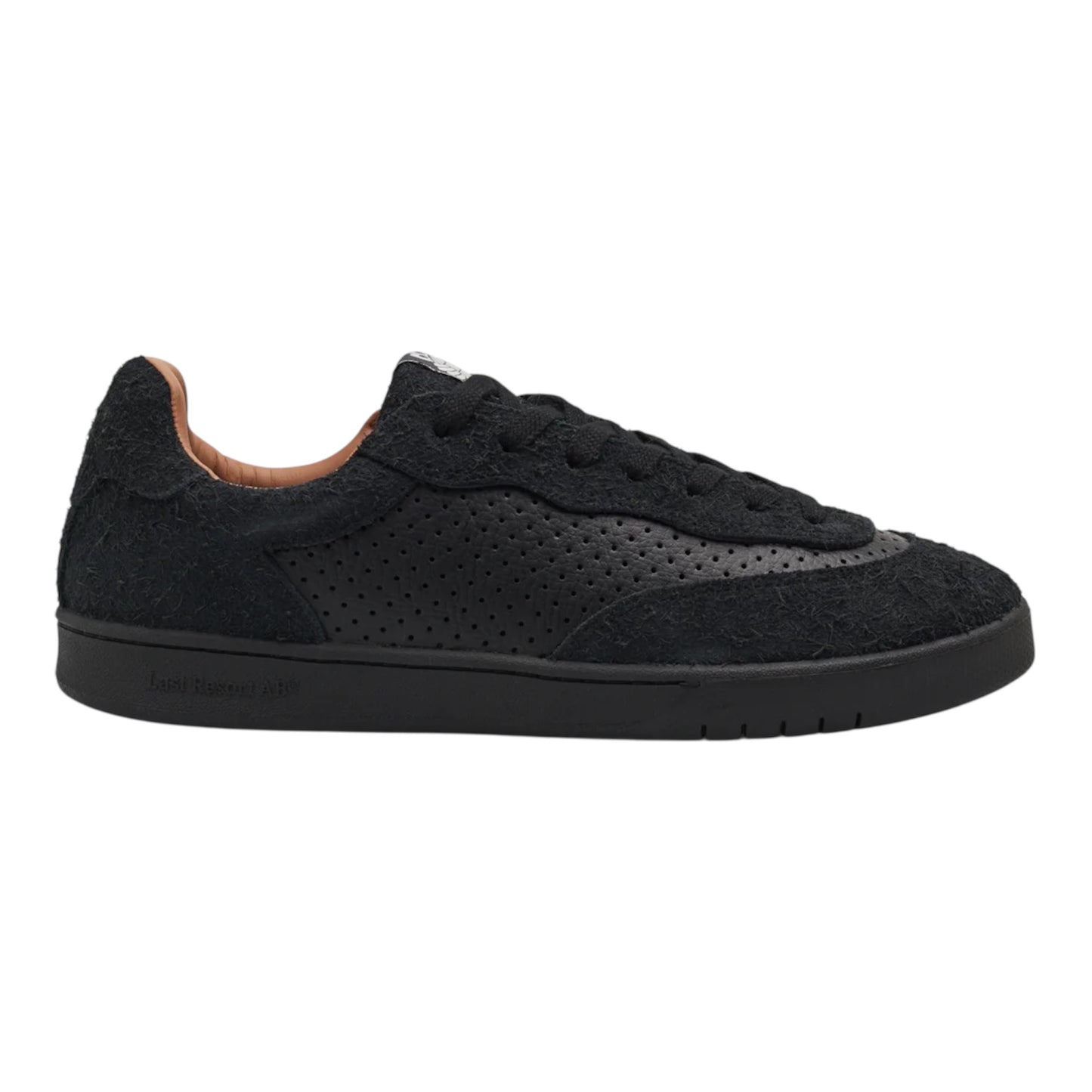CM001 Perf Black / Black