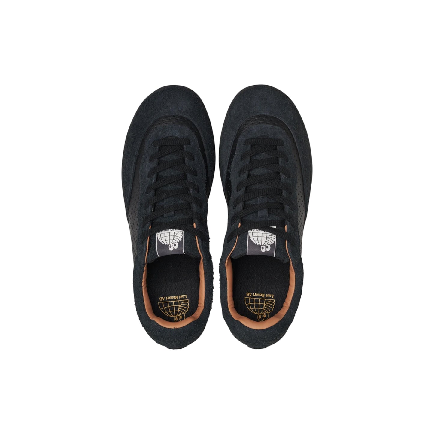 CM001 Perf Black / Black