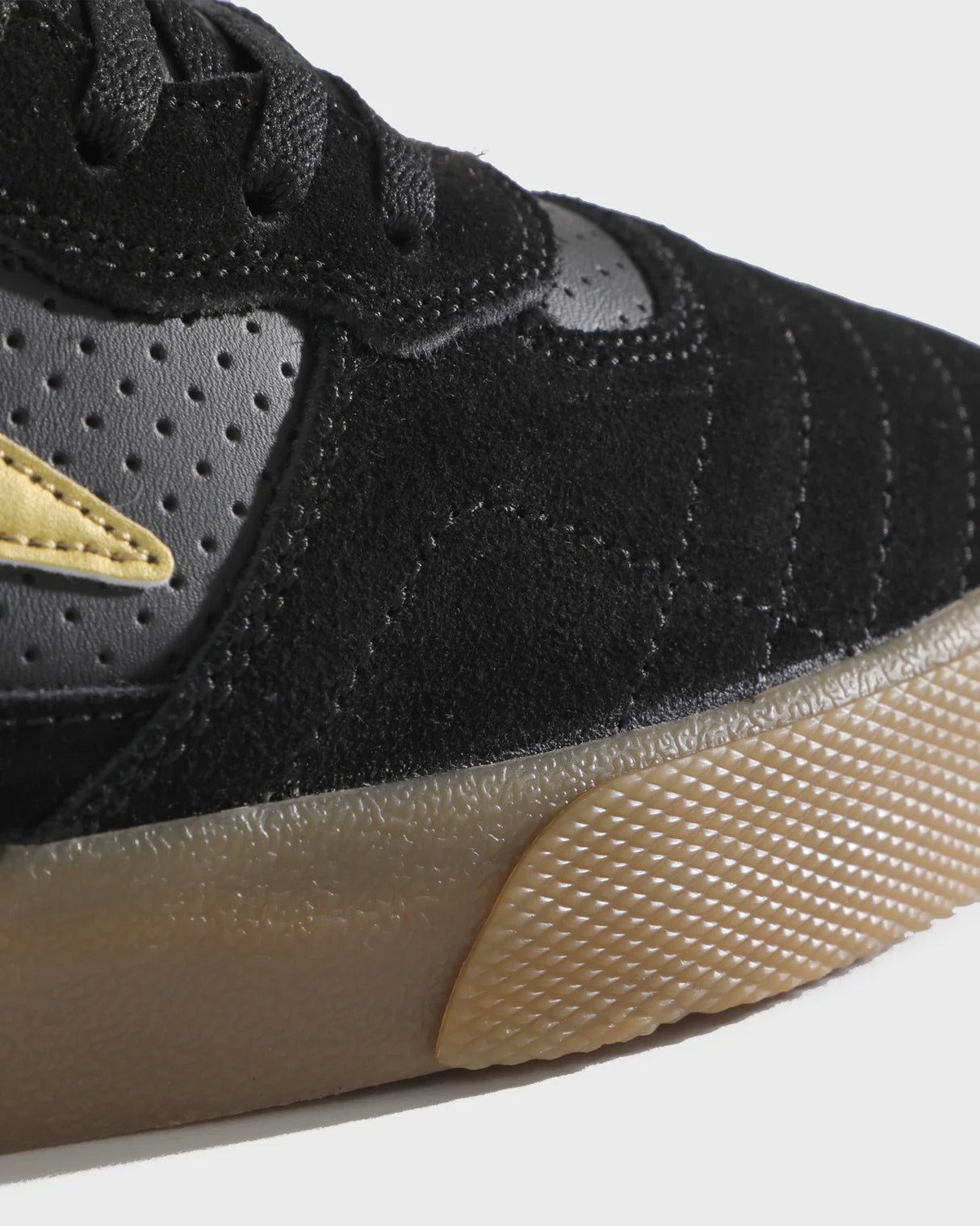 Cambridge / Bastien Salabanzi / Black, Gold, Red