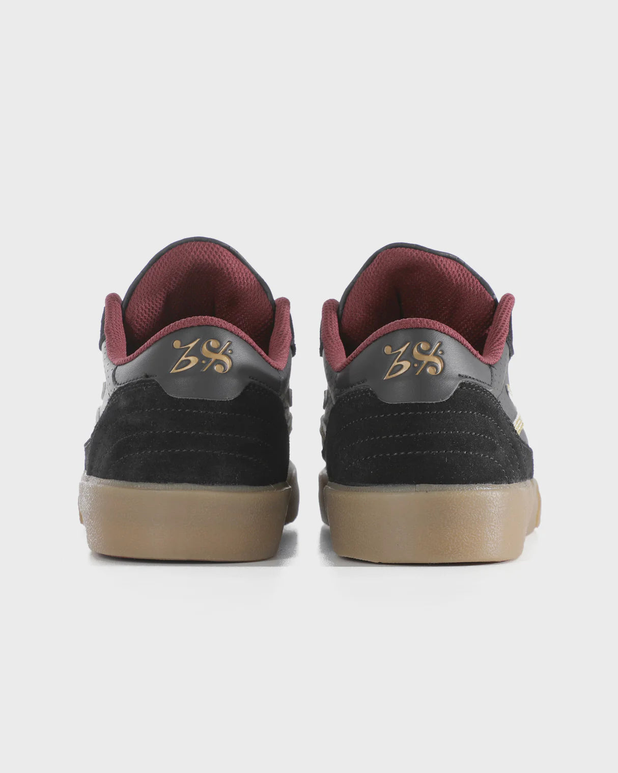 Cambridge / Bastien Salabanzi / Black, Gold, Red