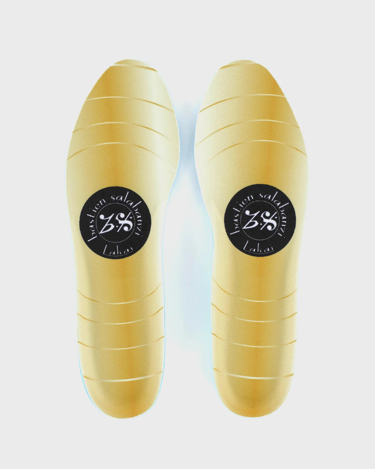 Cambridge / Bastien Salabanzi / Black, Gold, Red