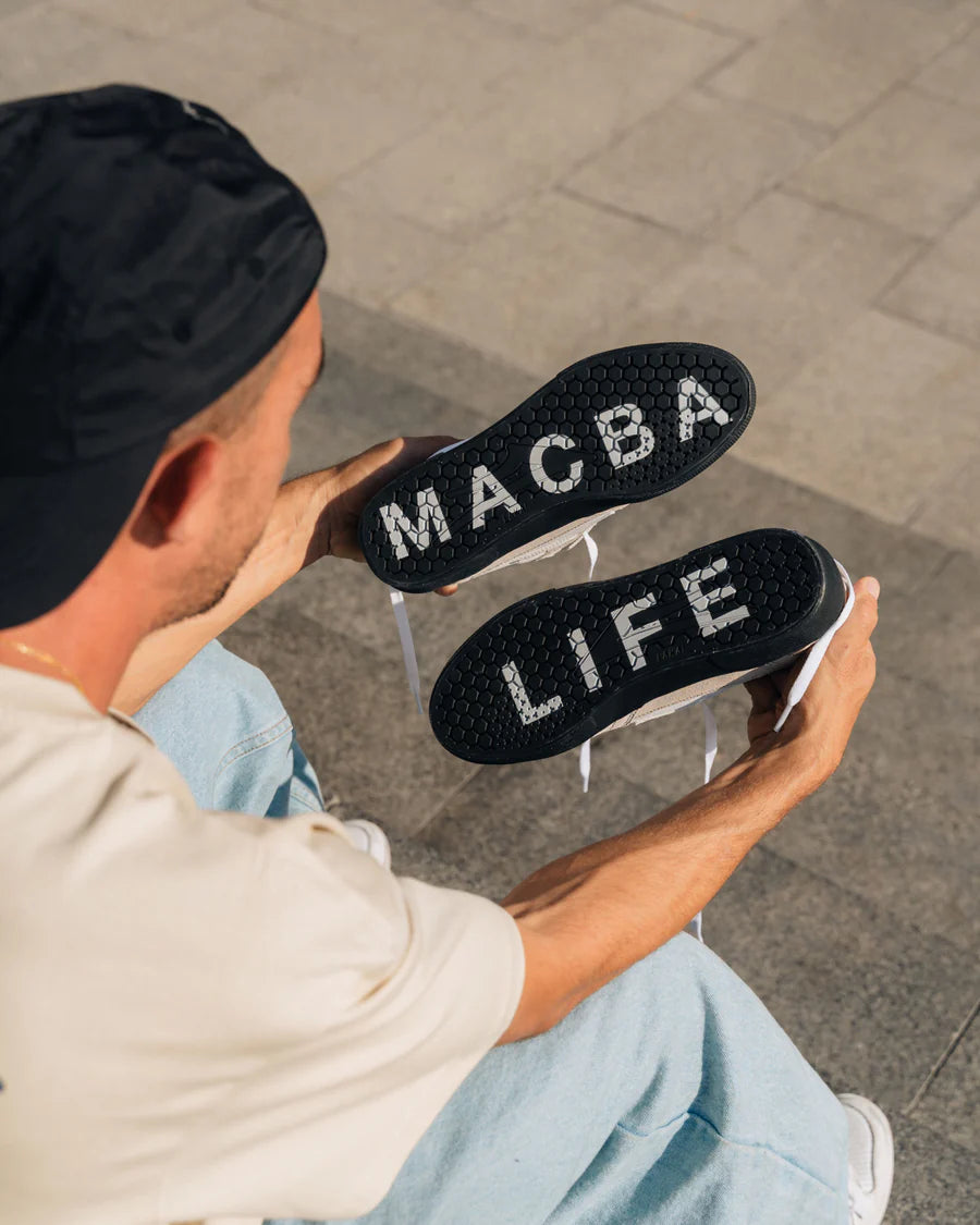 Cambridge Elite / Macba Life  / Black, White
